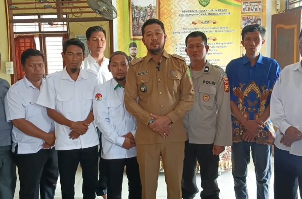 Rapat Pembahasan Karhutla di Desa Lubuk Besar, Menindaklanjuti Keputusan Bupati Indragiri Hilir tentang Status Siaga Darurat.