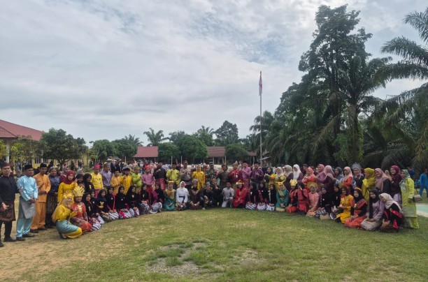 Kepala Desa Lubuk Besar Hadiri Upacara Peringatan Hari Sumpah Pemuda Tingkat Kecamatan Kemuning.